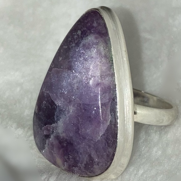 Natural Amethyst Gemstone Handmade Triangle Cut Ring - Picture 6 of 7